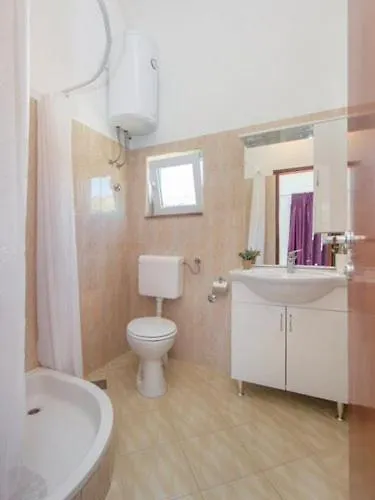 Belakusic 2 * Grebastica