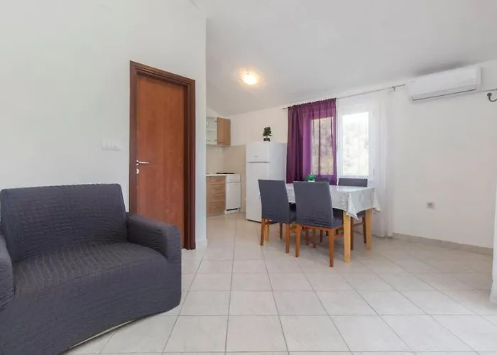 Belakusic 2 Grebaštica